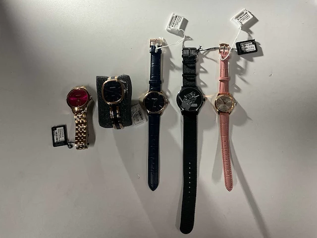 50 diverse horloges rodania - afbeelding 1 van  6