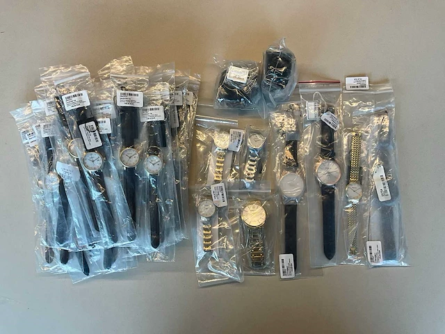 50 diverse horloges rodania - afbeelding 1 van  7