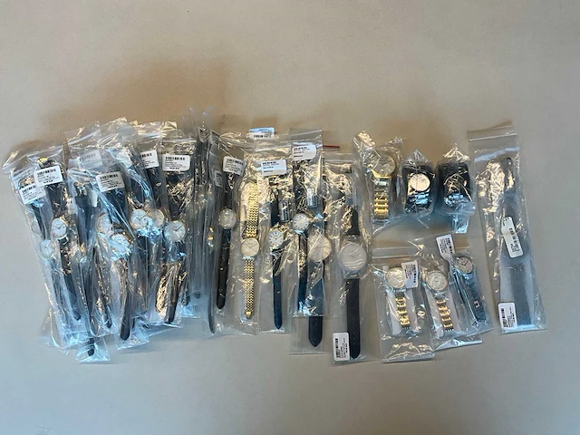 50 diverse horloges rodania - afbeelding 1 van  21