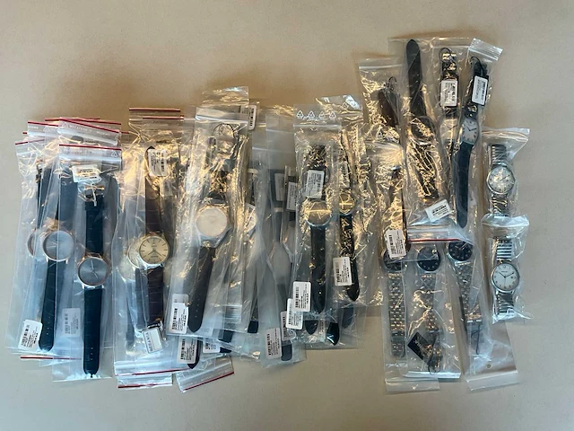 50 diverse horloges rodania - afbeelding 1 van  10