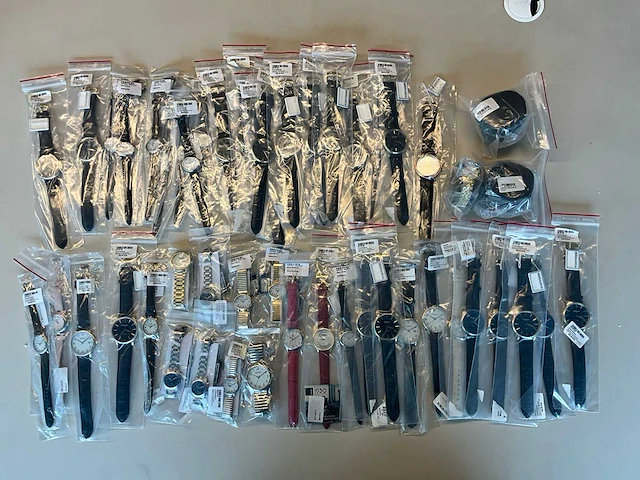 50 diverse horloges rodania - afbeelding 1 van  10