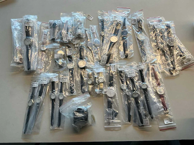 50 diverse horloges rodania - afbeelding 1 van  20