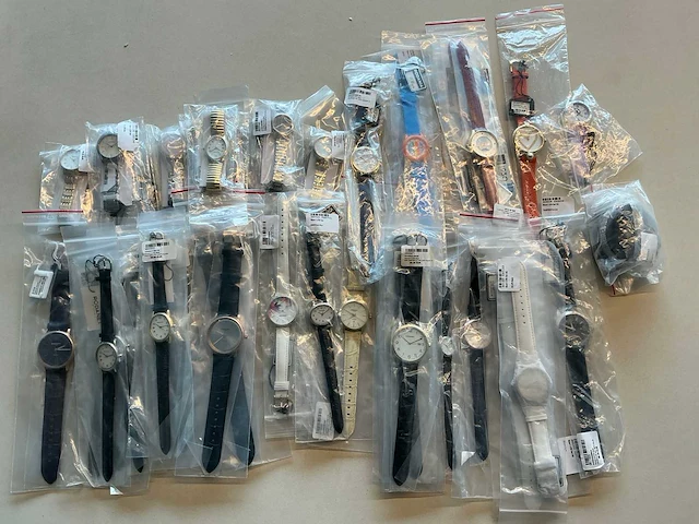 50 diverse horloges rodania - afbeelding 1 van  13