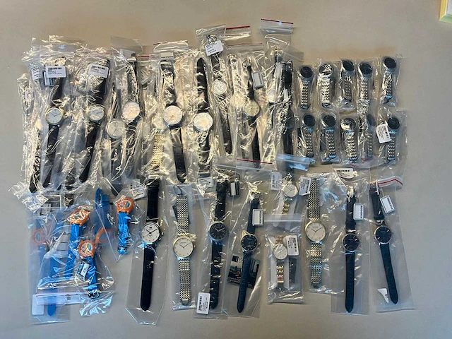 50 diverse horloges rodania - afbeelding 1 van  11