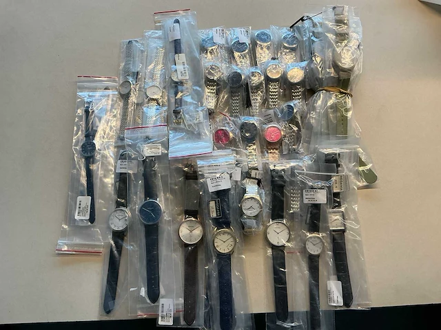 50 diverse horloges rodania - afbeelding 1 van  14