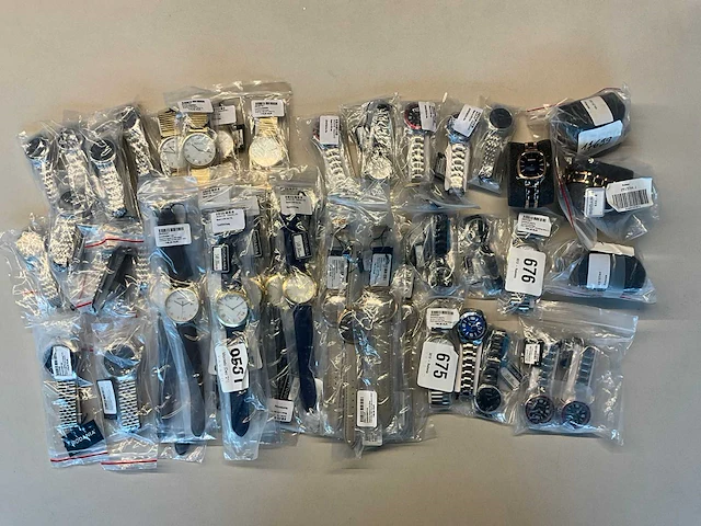 50 diverse horloges rodania - afbeelding 1 van  22