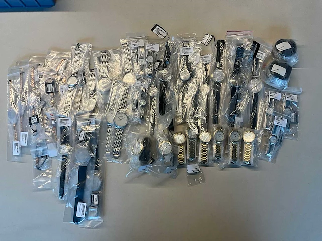 50 diverse horloges rodania - afbeelding 1 van  9