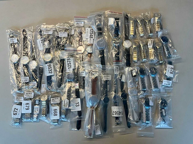 50 diverse horloges rodania - afbeelding 1 van  14