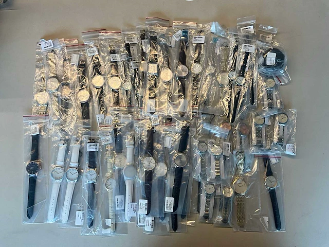 50 diverse horloges rodania - afbeelding 1 van  9