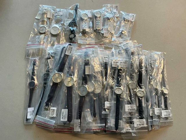 50 diverse horloges rodania - afbeelding 1 van  19