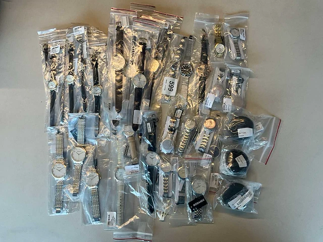 50 diverse horloges rodania - afbeelding 1 van  12