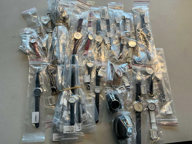 50 diverse horloges rodania - afbeelding 1 van  17
