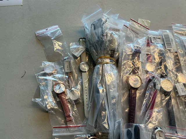 50 diverse horloges rodania - afbeelding 10 van  17