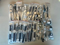 50 diverse horloges rodania - afbeelding 1 van  16