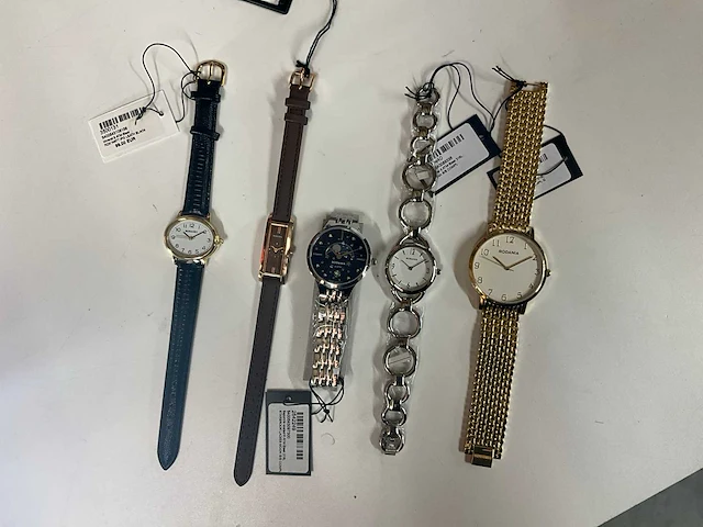 50 diverse horloges rodania - afbeelding 1 van  6
