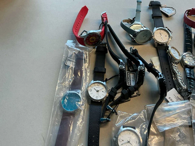50 diverse horloges rodania - afbeelding 2 van  31
