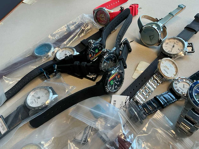 50 diverse horloges rodania - afbeelding 3 van  31