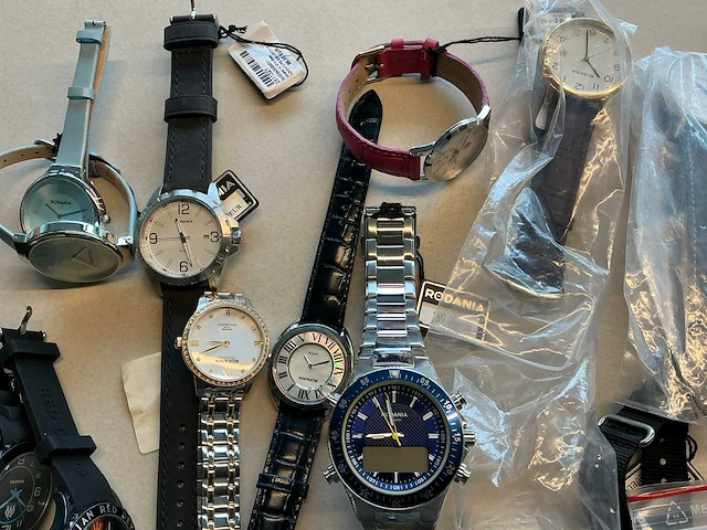 50 diverse horloges rodania - afbeelding 4 van  31