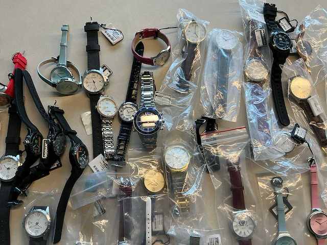50 diverse horloges rodania - afbeelding 30 van  31