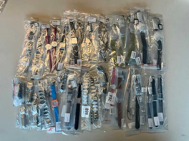 50 diverse horloges rodania - afbeelding 1 van  15