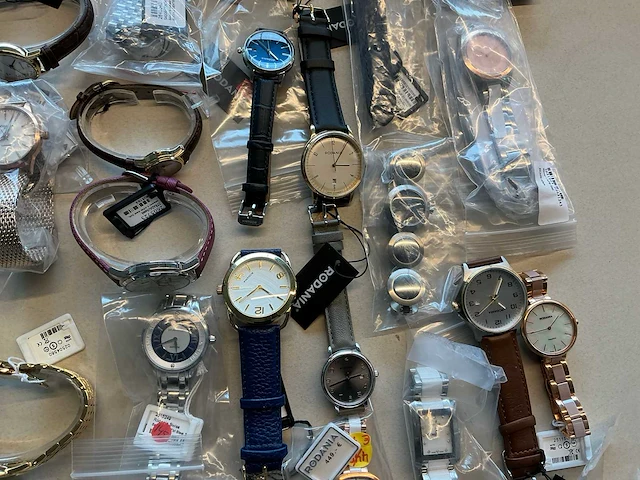 50 diverse horloges rodania - afbeelding 8 van  24
