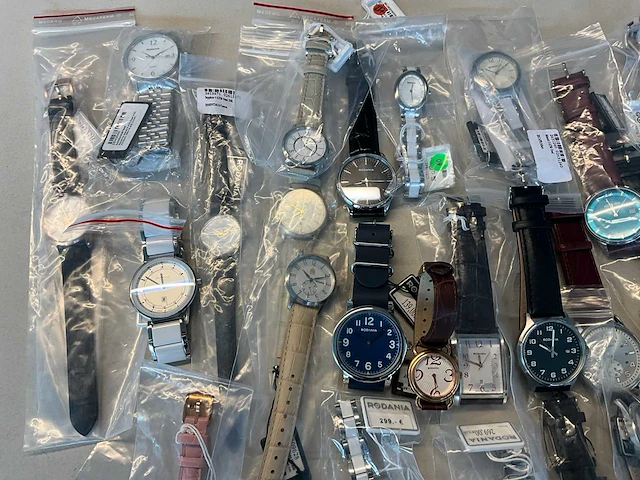 50 diverse horloges rodania - afbeelding 3 van  12