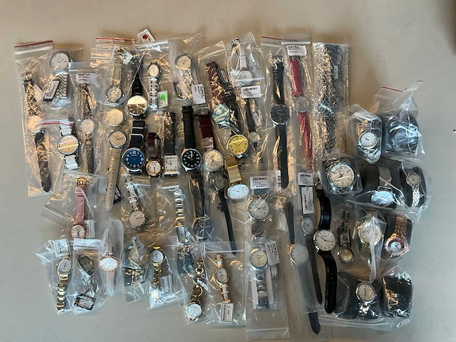 50 diverse horloges rodania - afbeelding 1 van  12