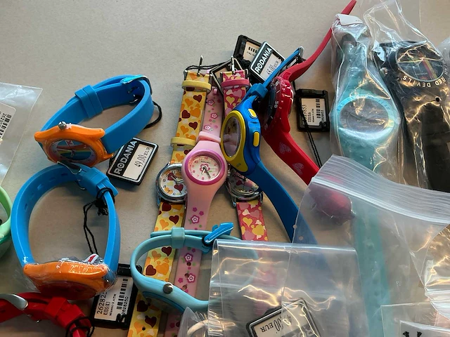 50 diverse kinderhorloges rodania - afbeelding 13 van  17