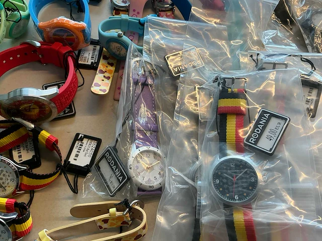 50 diverse kinderhorloges rodania - afbeelding 14 van  17
