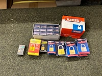 50 hangsloten - afbeelding 1 van  5