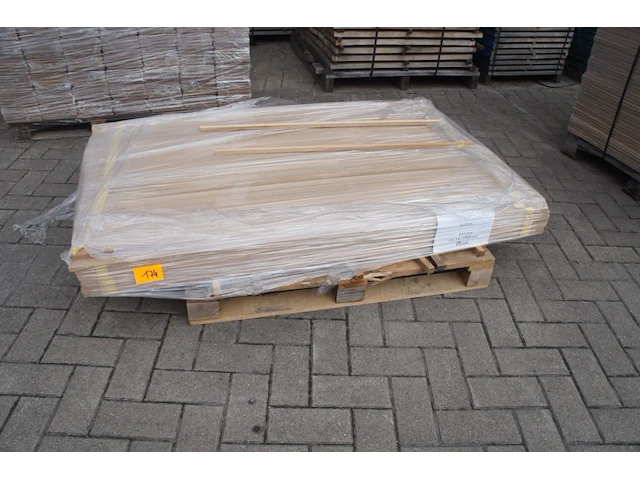 50 lm massief eiken plinten 15x15 - afbeelding 1 van  6