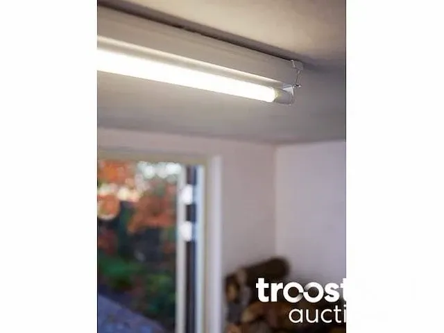 50 stuks philips t8 led tl buis g13 8w - afbeelding 7 van  8