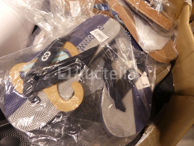 50 veelkleurige strandschoenen - afbeelding 4 van  5