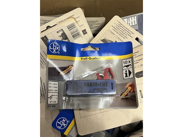 50 verpakkingen wolfraam tapijtmessen - afbeelding 3 van  3