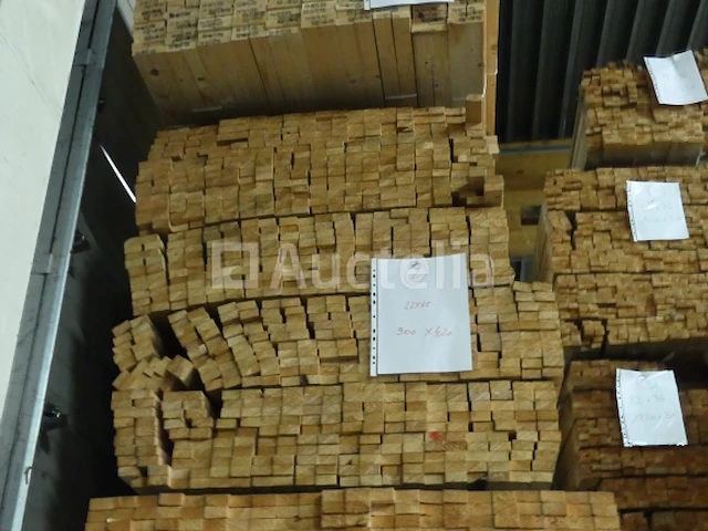 500 latten van dennenbomen - afbeelding 1 van  2