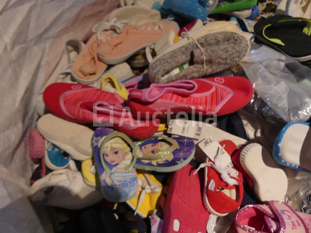 500 zomer schoenen bulk multicolor - afbeelding 1 van  6