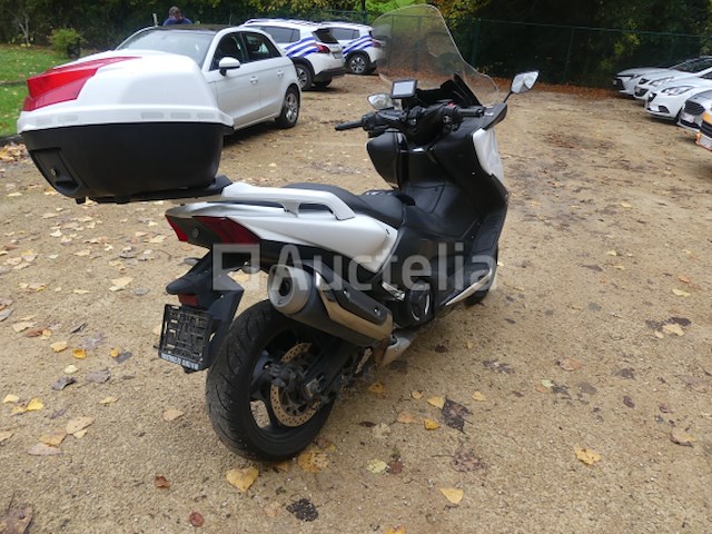 500cc scooter yamaha tmax (2019-47.493 km) - afbeelding 21 van  24