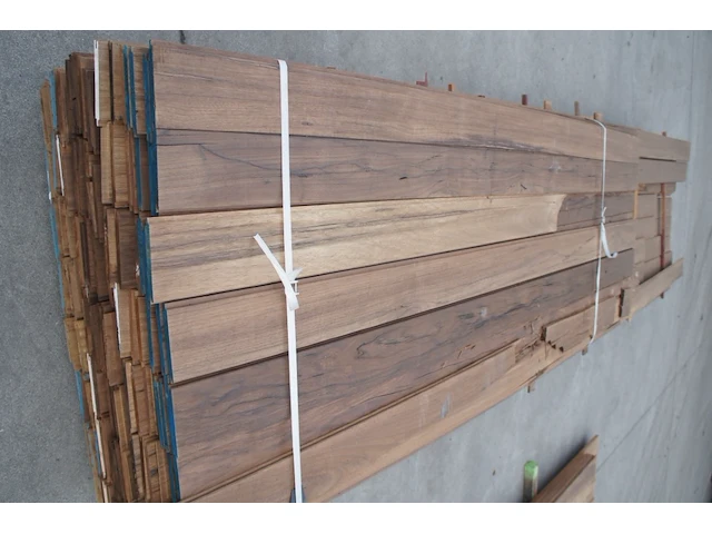 50,35 m² iroko/frake/ayous divers - afbeelding 3 van  6