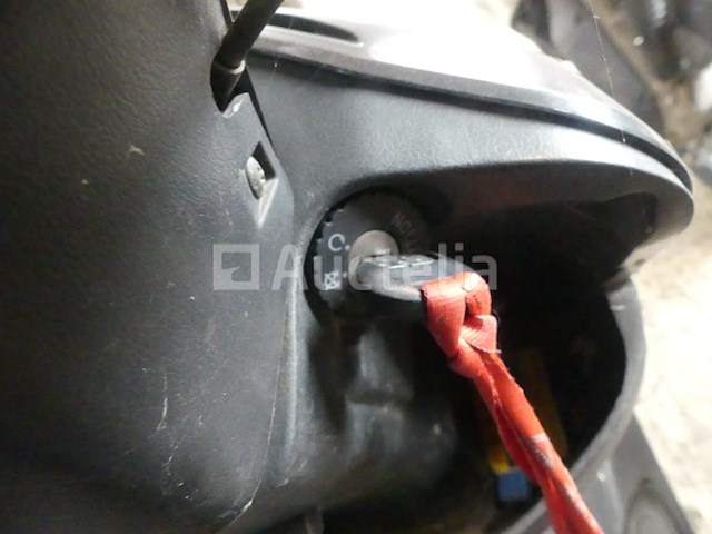 50cc peugeot v-clic scooter (vin: laeagz4808b28876) - afbeelding 11 van  12