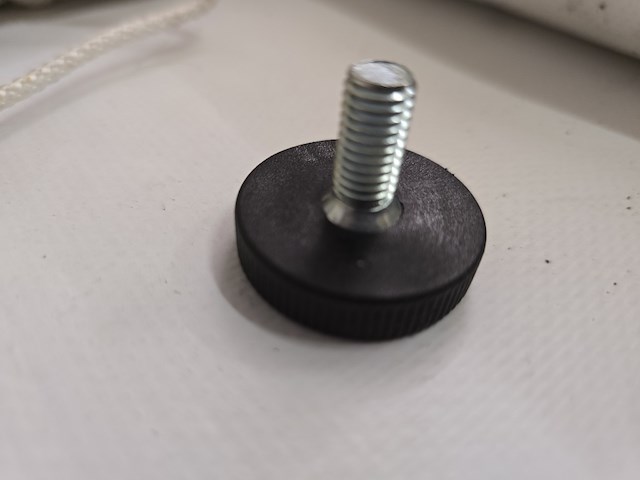 50x stelvoetjes zwart rond ø 32x9 | m 8x20/17 kartelrand - afbeelding 4 van  5