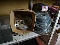 5.1 speaker set philips sw3000/00s, led tube, 3 beveilingscamera koning, hikvision netwerk video recorder, tp-link router, 7 aflegbakjes - afbeelding 2 van  11