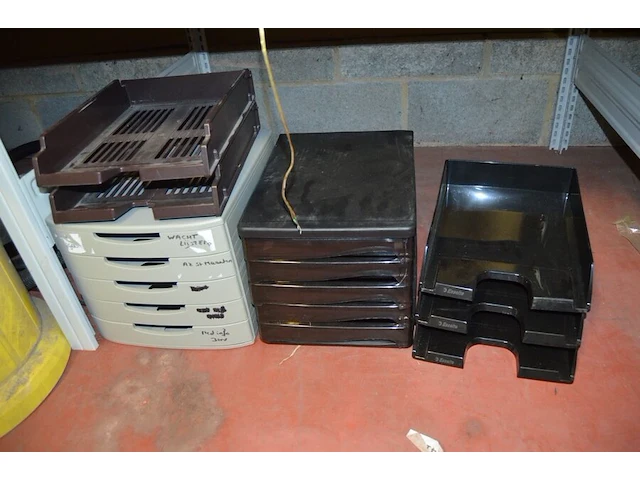 5.1 speaker set philips sw3000/00s, led tube, 3 beveilingscamera koning, hikvision netwerk video recorder, tp-link router, 7 aflegbakjes - afbeelding 5 van  11