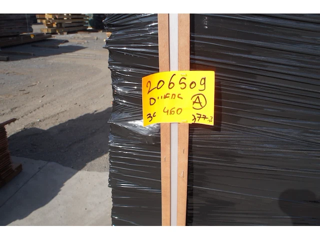 51,36 m² padouk + diverse gevelbekleding - afbeelding 2 van  4