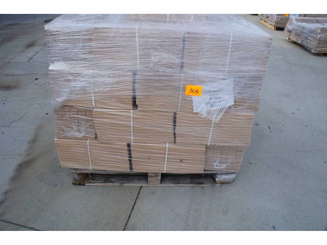 51,40 m² massief beuken visgraat 16mm - afbeelding 1 van  4