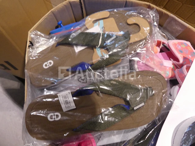 52 veelkleurige strandschoenen - afbeelding 5 van  5