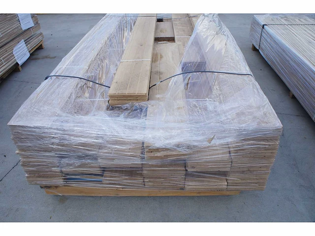 52,12 m² massief eiken parket 14mm - afbeelding 4 van  5
