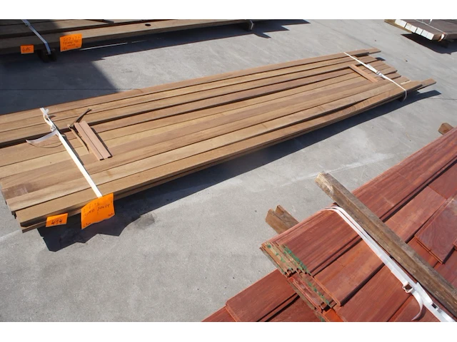 53 lm iroko geschaafd 20mm - afbeelding 1 van  4