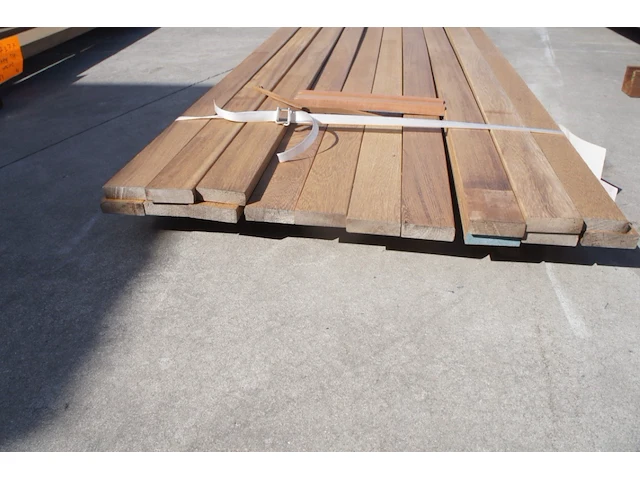 53 lm iroko geschaafd 20mm - afbeelding 3 van  4