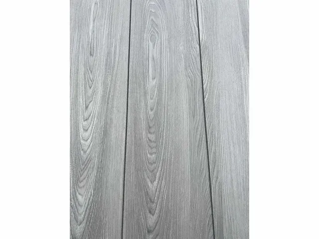 53,18 m2 laminaatvloer 10mm burgaz - afbeelding 3 van  4