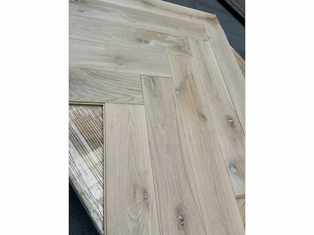 53,36 m² massief eiken visgraatparket 15mm - afbeelding 5 van  5